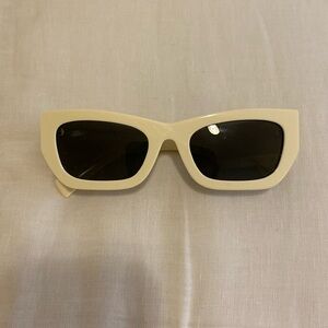 Banbe Georgia White Sunglasses